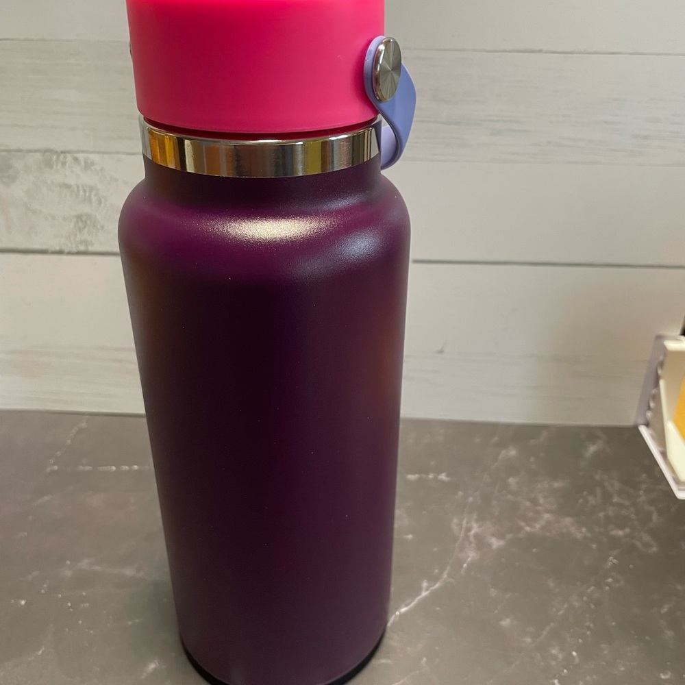 Hydro Flask 32 oz Wide Mouth with Flex Straw Cap in Sugarplum - Picture 3 of 11